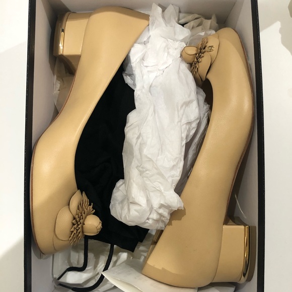 Chanel Beige Camellia Pump 30mm - Picture 1 of 6